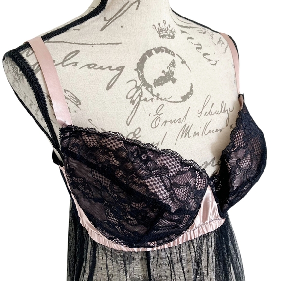 Elegant Black Lace Babydoll Lingerie - Picture 7 of 16